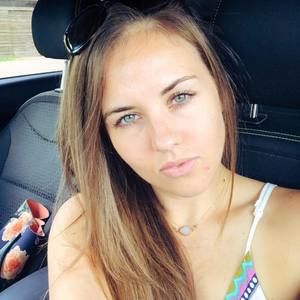 Meet your Posher, Alexandra